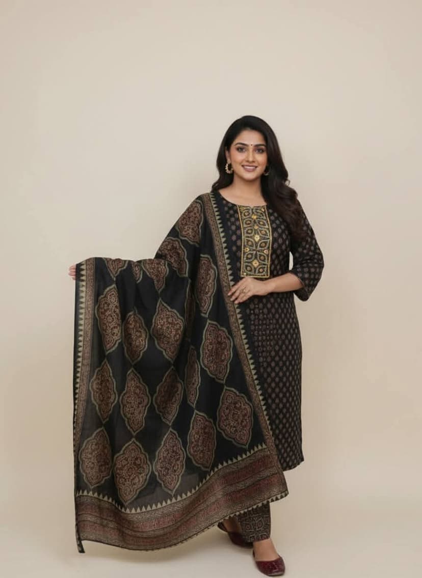 Azrakh Boutique Black